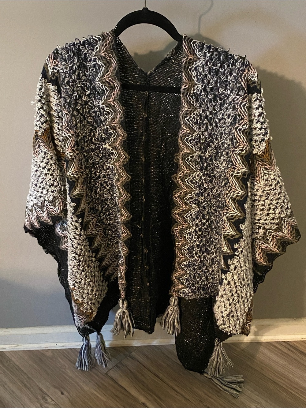 Textured Zigzag Knit Poncho with Tassels - Neutral Mix